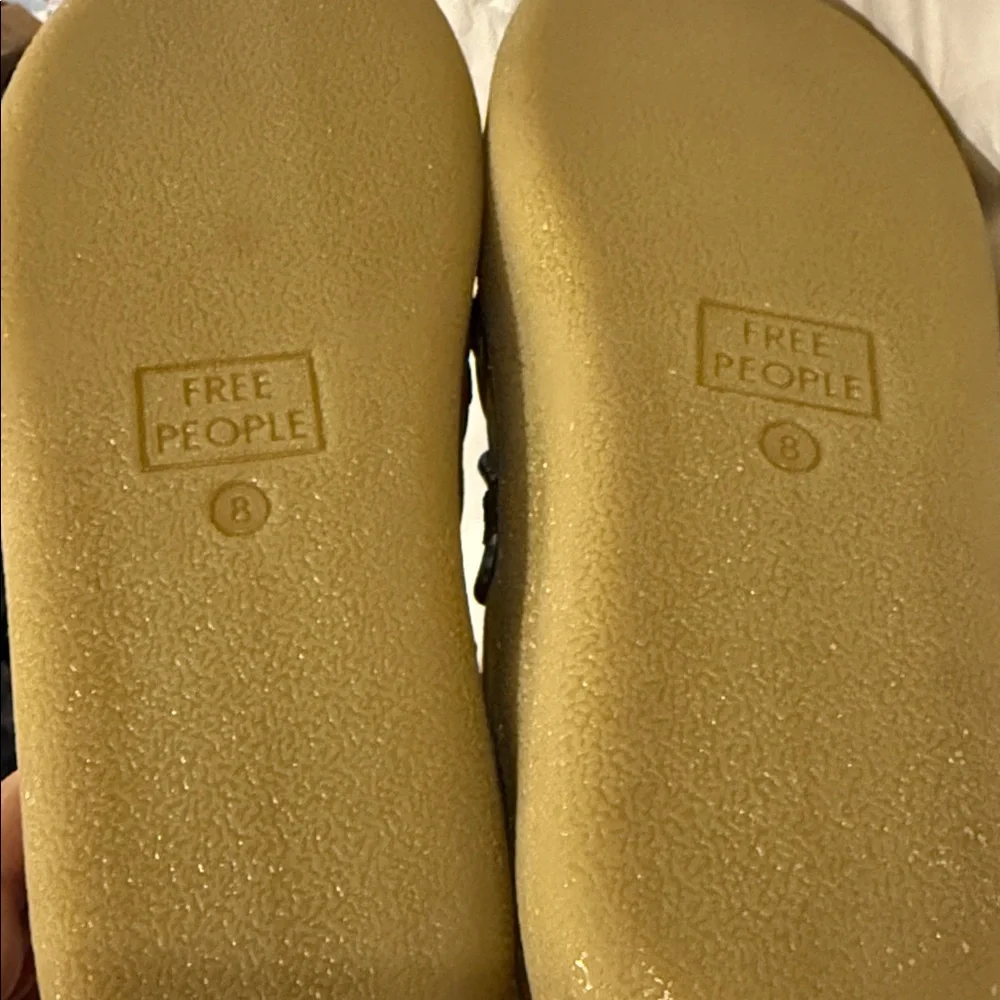 FREE PEOPLE SNOWDROP MICRO MUKLUK BOOTIES with Genuine Shearling NWT sz 8 - Picture 7 of 7